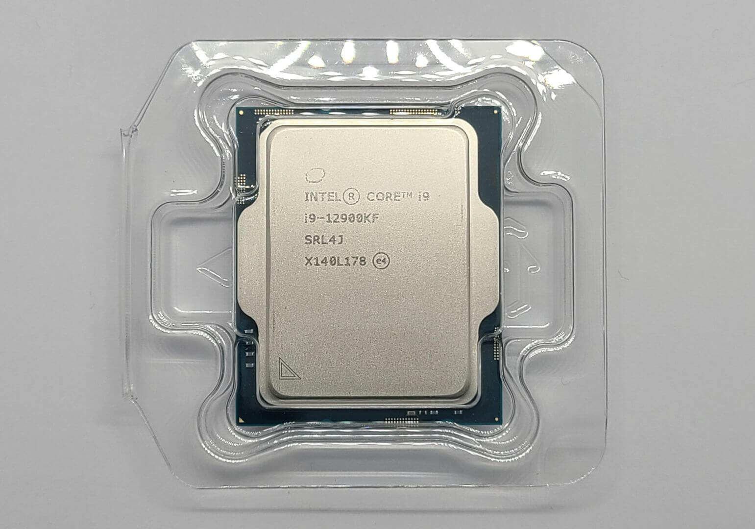 Core i9 12900KFの内装