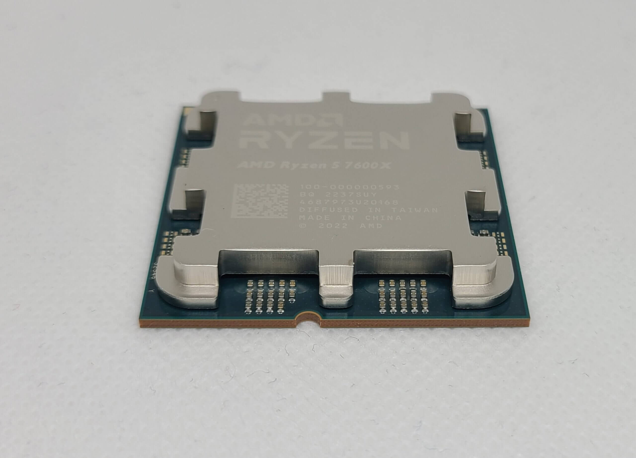 Ryzen 5 7600 CPU本体