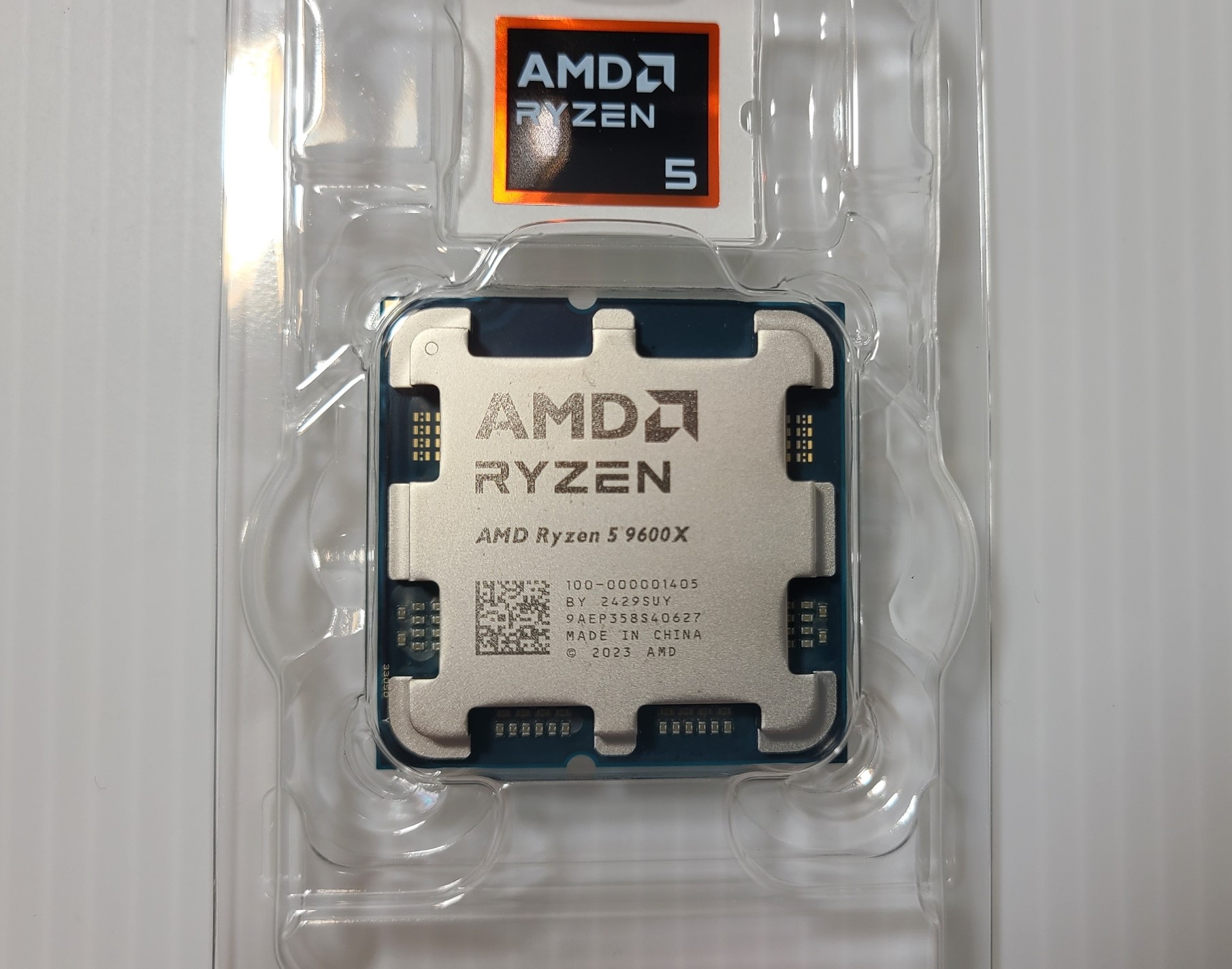 Ryzen 5 9600XのCPU本体