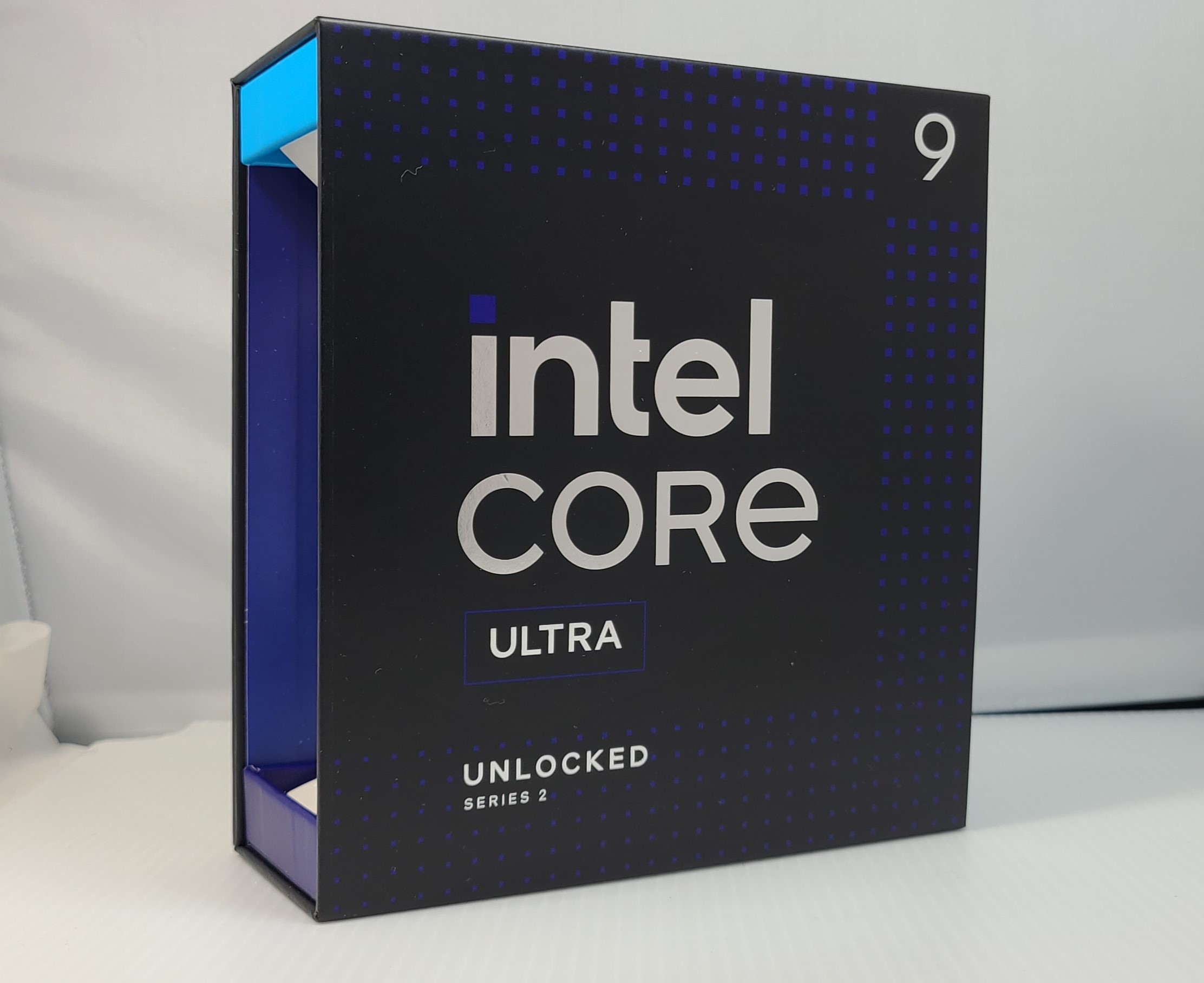 Core UItra 9 285Kのパッケージ写真