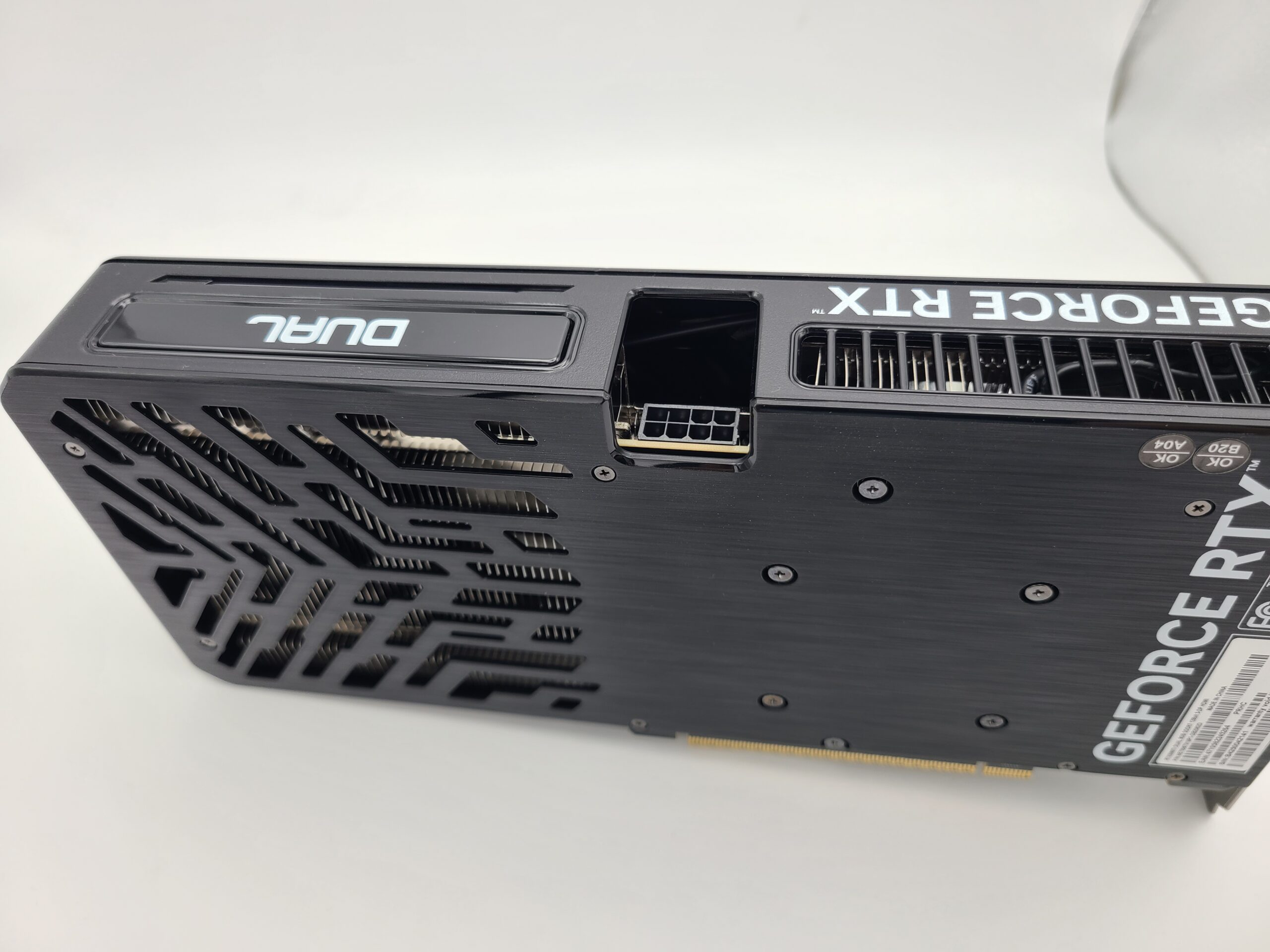 Palit RTX 5060 Tiの電源